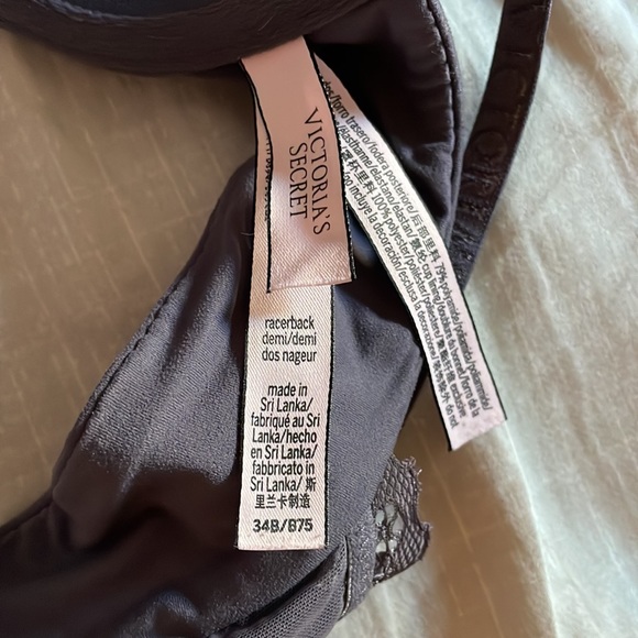 EUC Victoria’s Secret body by Victoria front closure bra - Picture 5 of 6